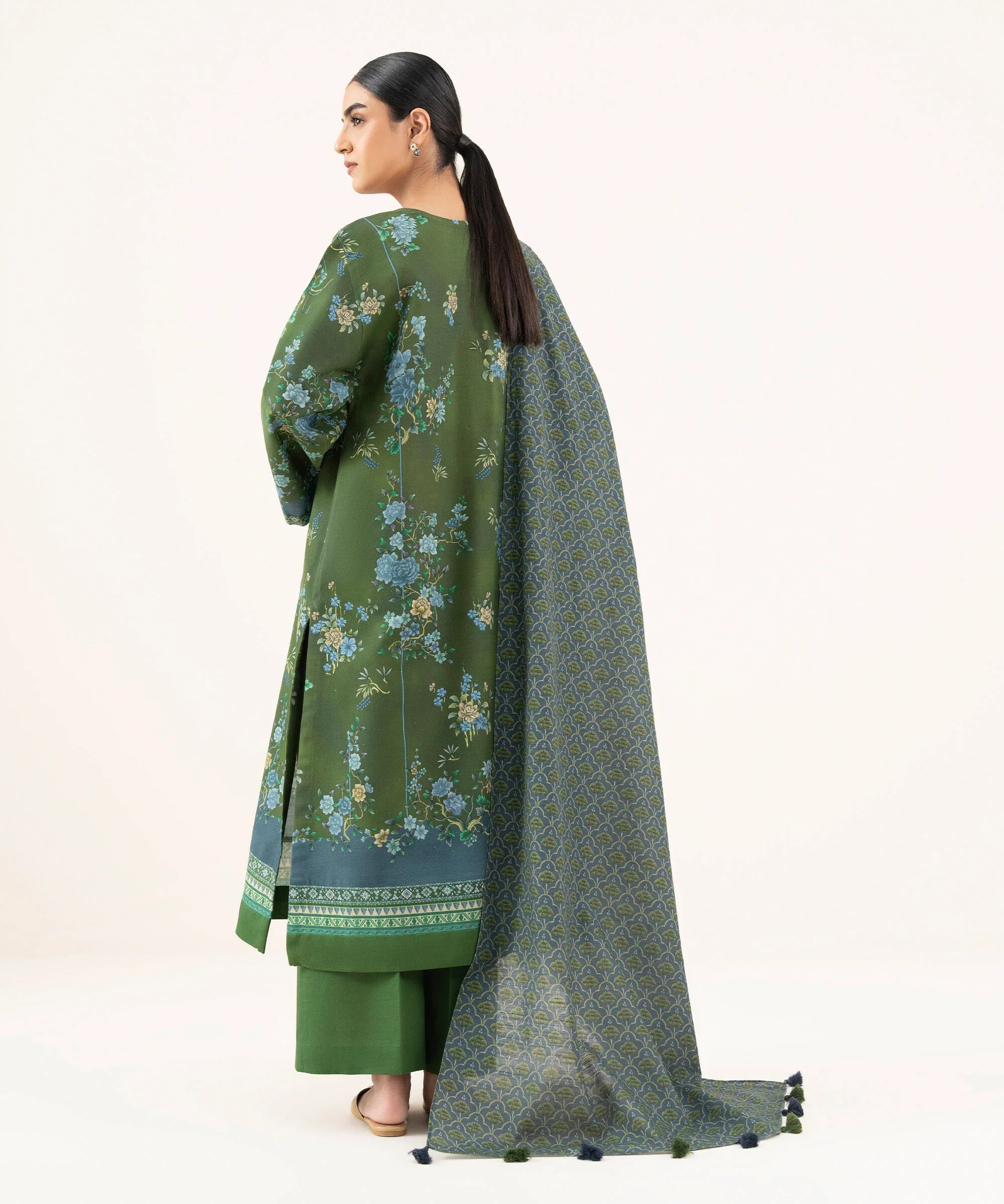 3 Piece - Printed Light Khaddar Suit