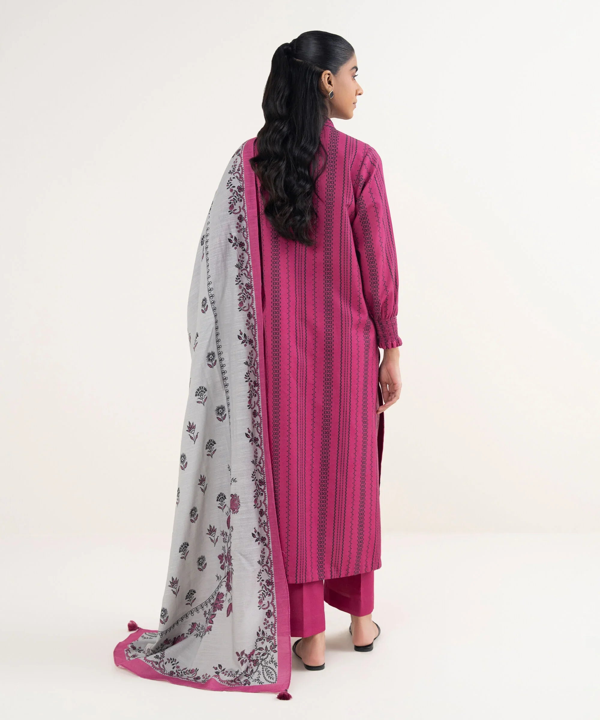 3 Piece - Printed Light Khaddar Suit